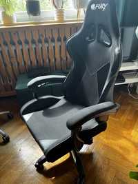 Uszkodzony fotel gamingowy fury avenger l na czesci