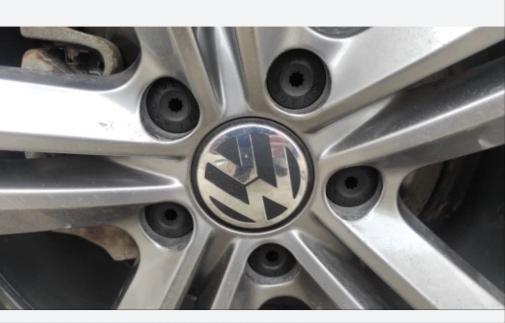 Продам колпачки на болты Volkswagen VW Passat Tiguan
