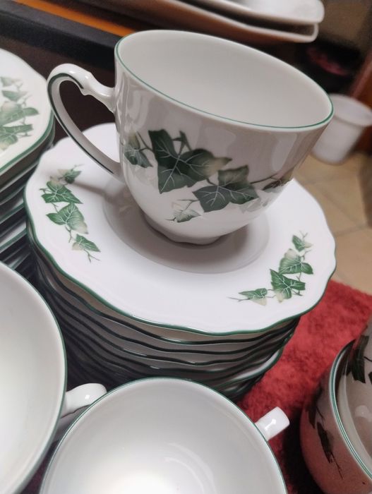 Zestaw obiadowo kawowy porcelana 68 elem.