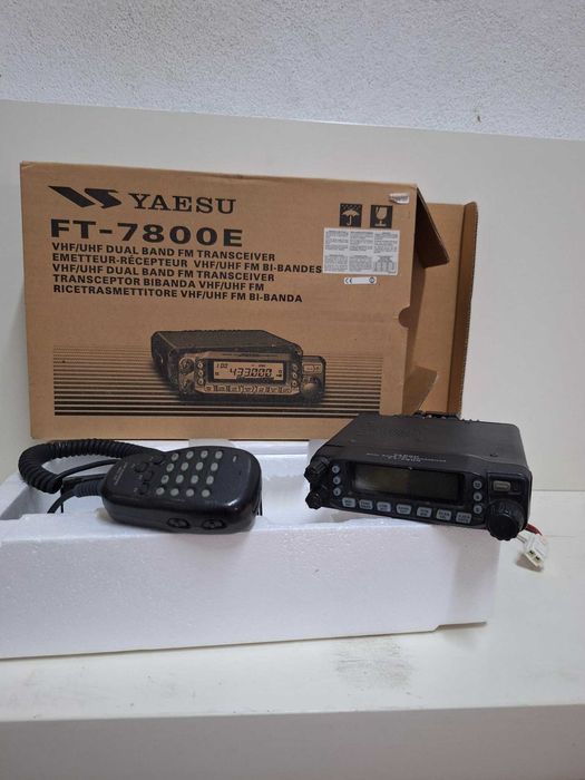 Rádio YAESU FT 7800