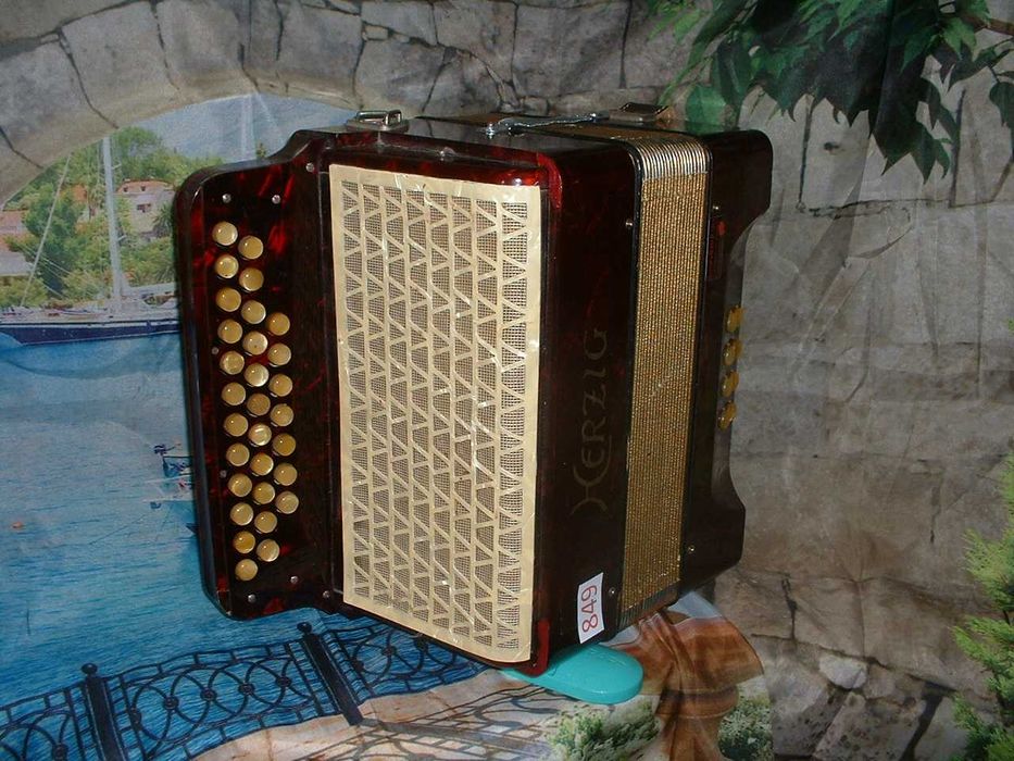 Concertina para venda N, 849