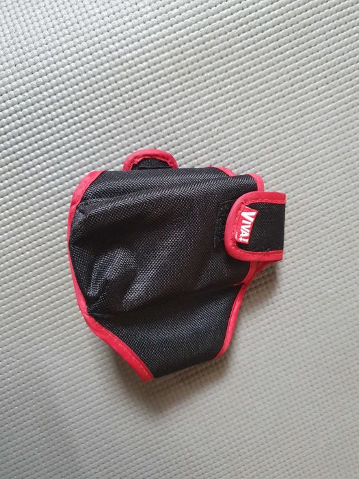 Etui na ramię czarno-czerwone