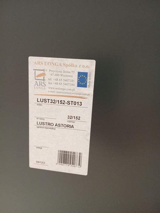 Lustro stojąca pęknięte