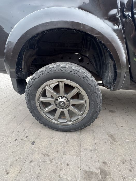 Мітсубісі L200 . В Україні.