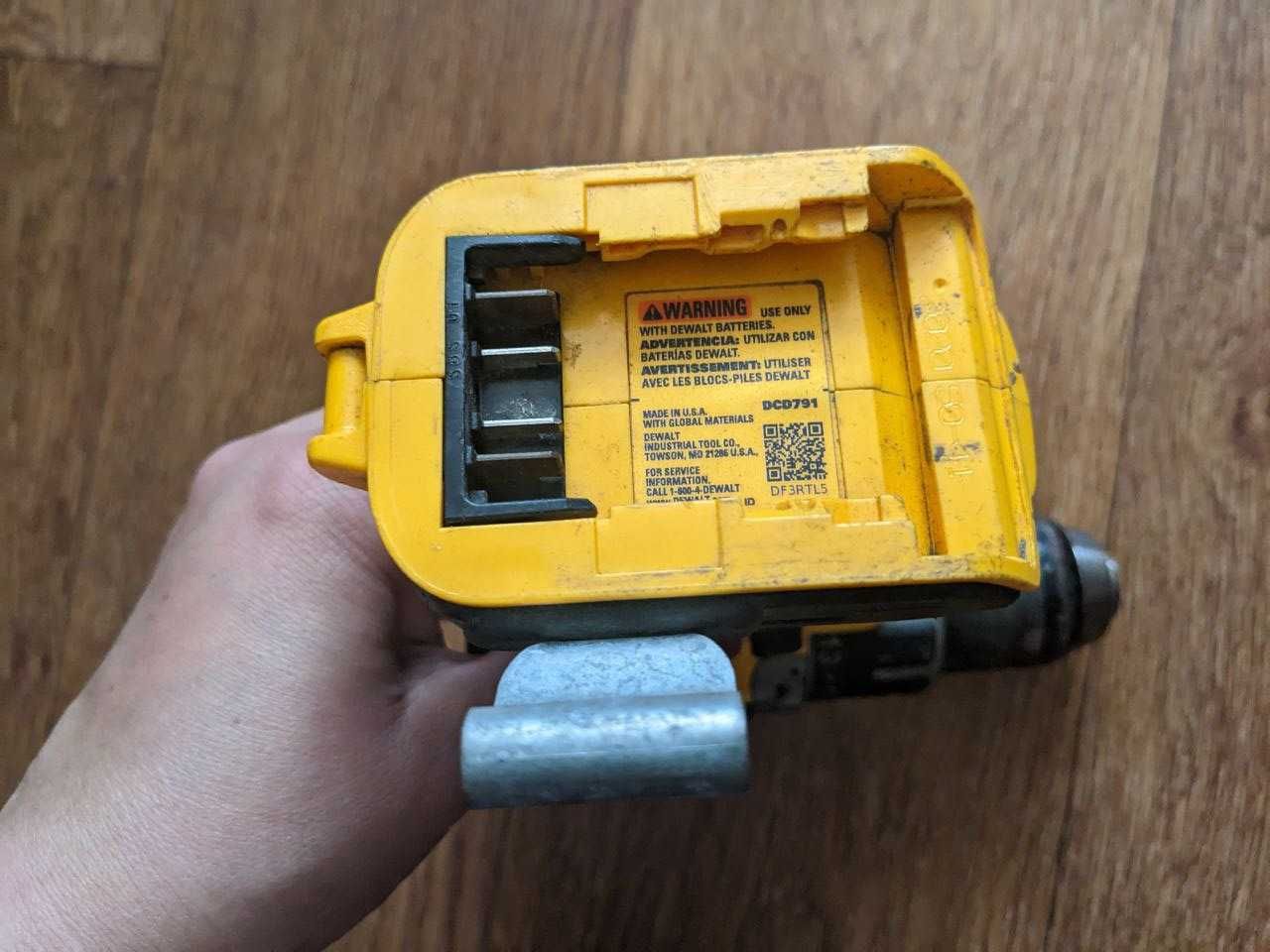 Набор бесщеточных шуруповертов Dewalt DCD791 / DCF809 20V