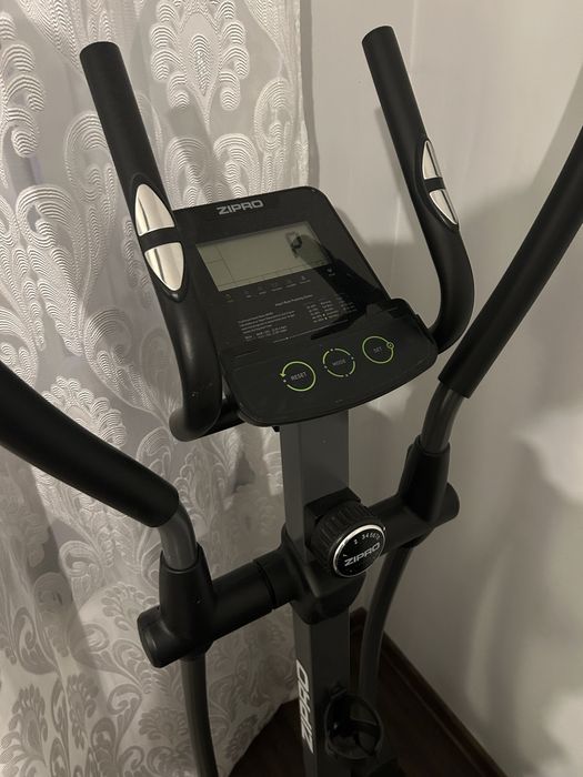 Orbitrek Trenażer eliptyczny magnetyczny Zipro Hulk 150 kg