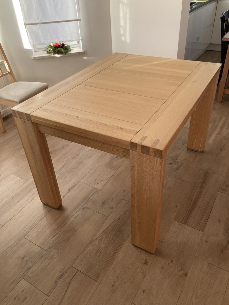 Dębowy stół z litego drewna. Firma Dekort rozm.  120 x 90