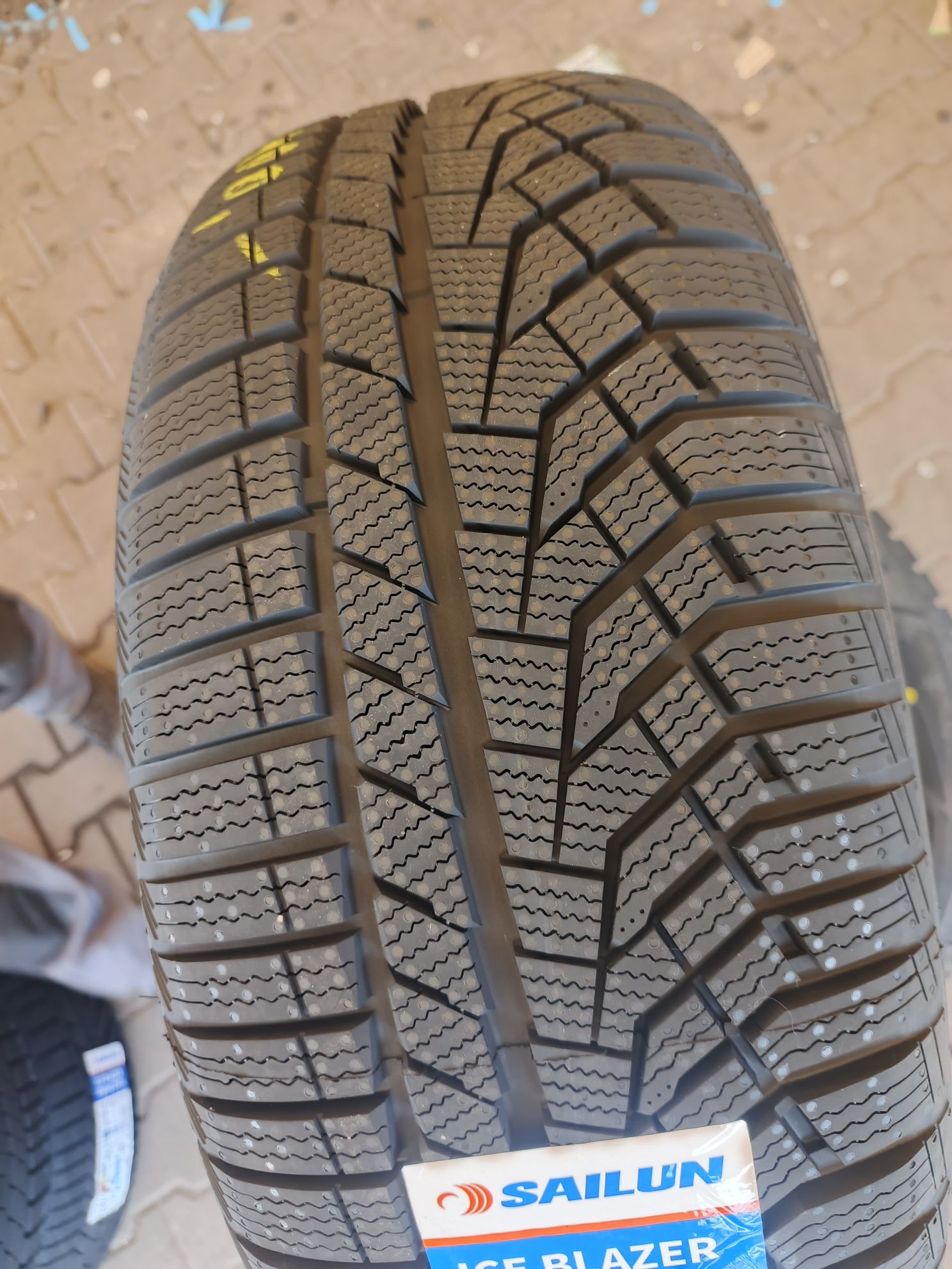 Nowe opony zimowe 225/50/18 99V Sailun Alpine EVO1 2025r