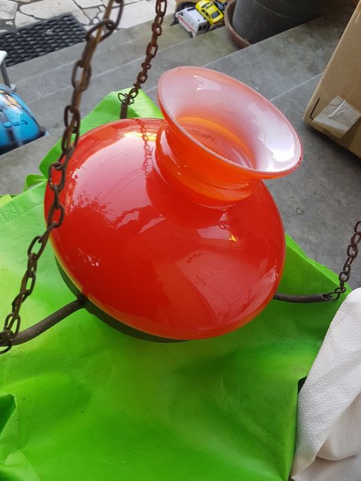 Candeeiro vintage em vidro vermelho