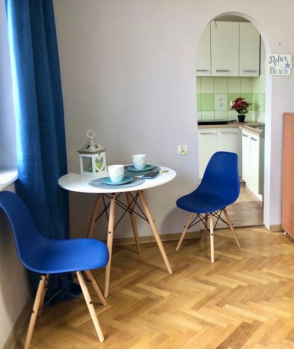 Przytulna kawalerka z morskim klimatem