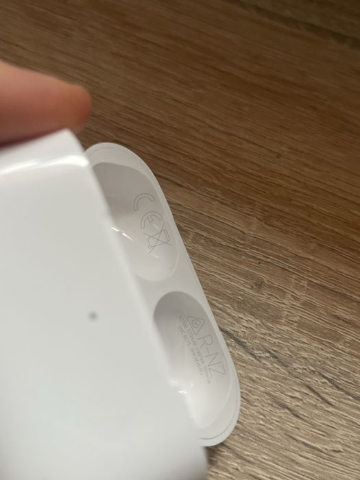 Etui ładujące Apple AirPods Pro 2gen A2700 lightning ORYGINAŁ