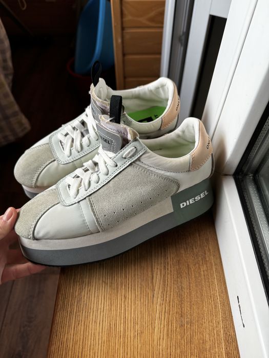 Кросівки Diesel.