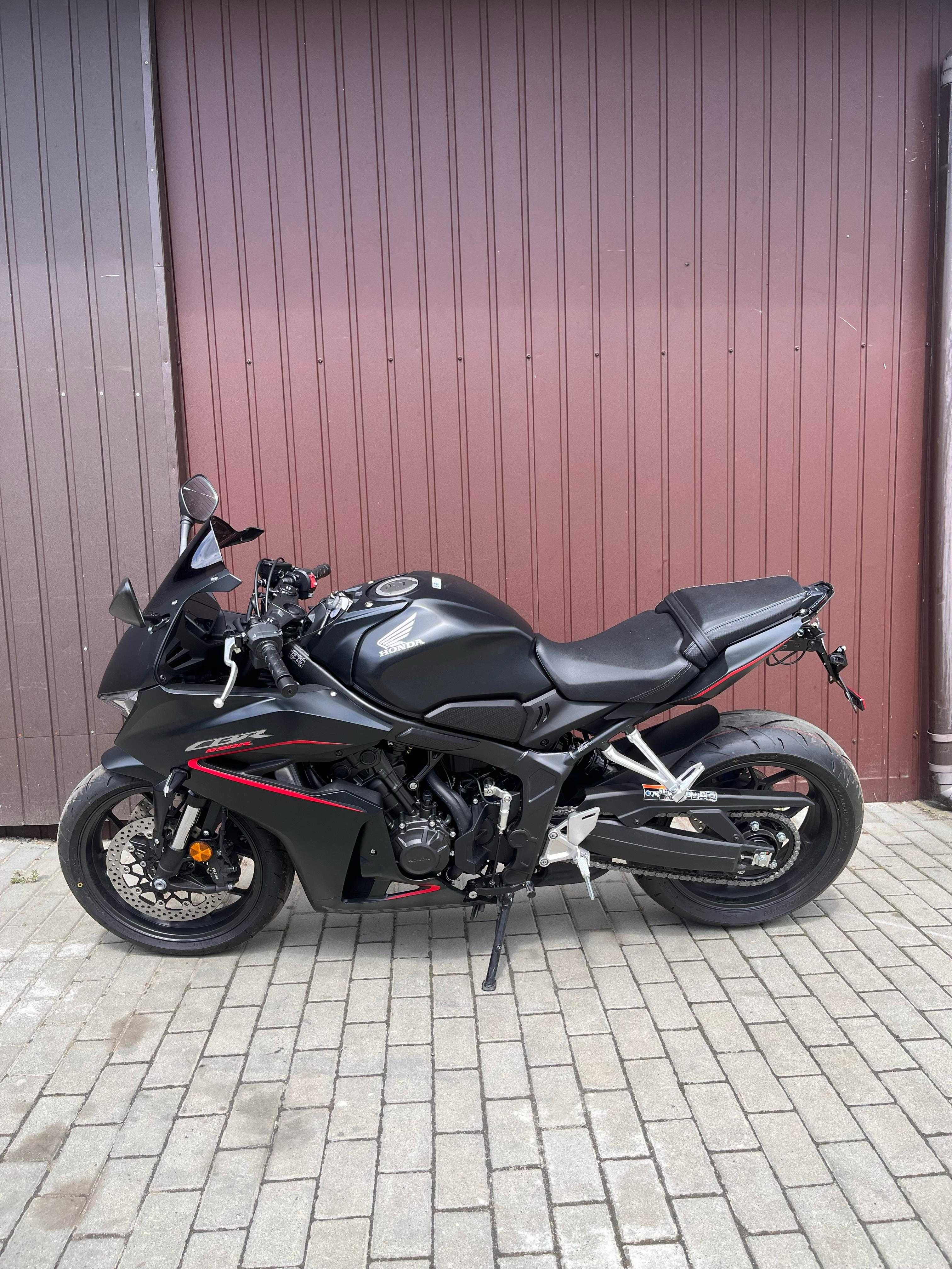Honda CBR 650R E-Clutch • 2025 • NOWA • 2 km przebiegu