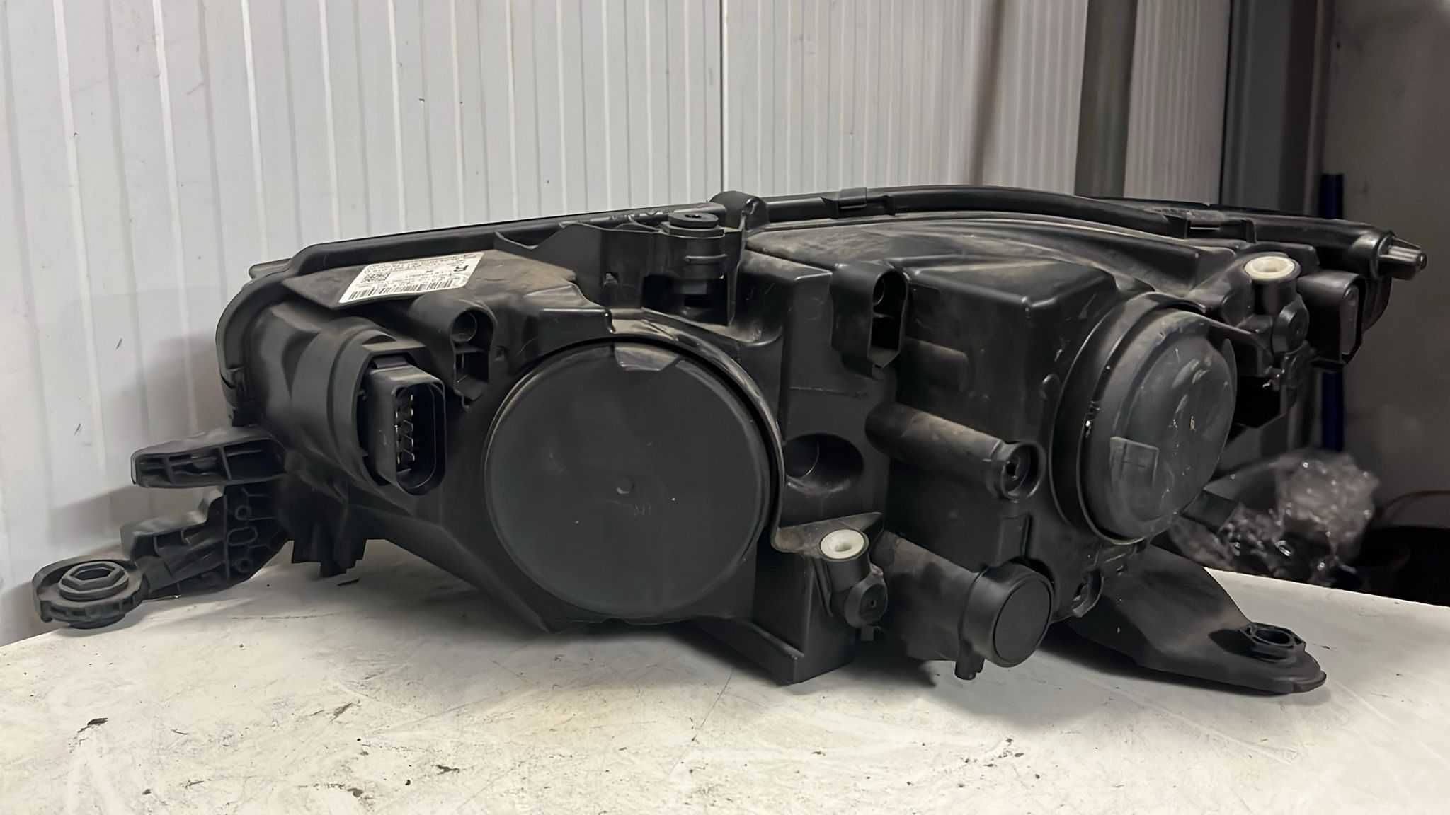 Farol direito Skoda Fabia Break de 2019 a 2021