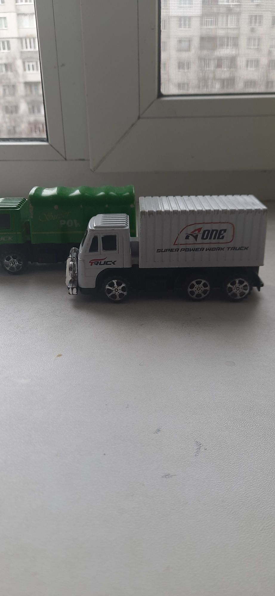 Набор дві вантажавки грузовика пластикові