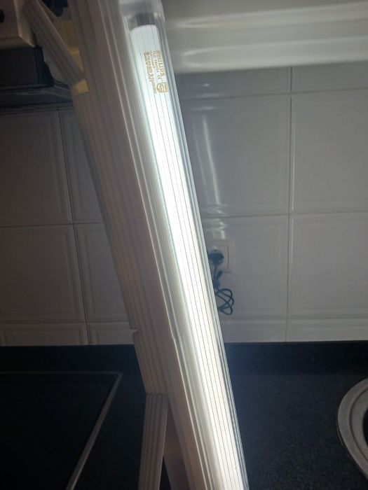 Candeeiro  portátil com duas lampadas florescente