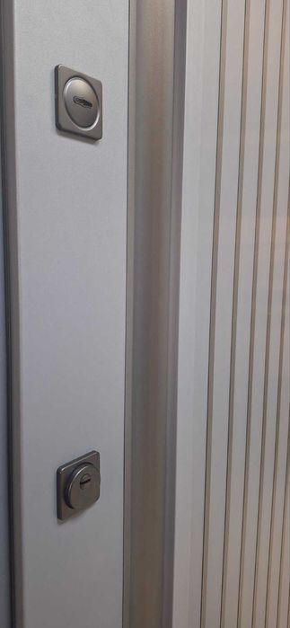 Двері вхідні металеві вуличні Iron. Антрацит. Нові.