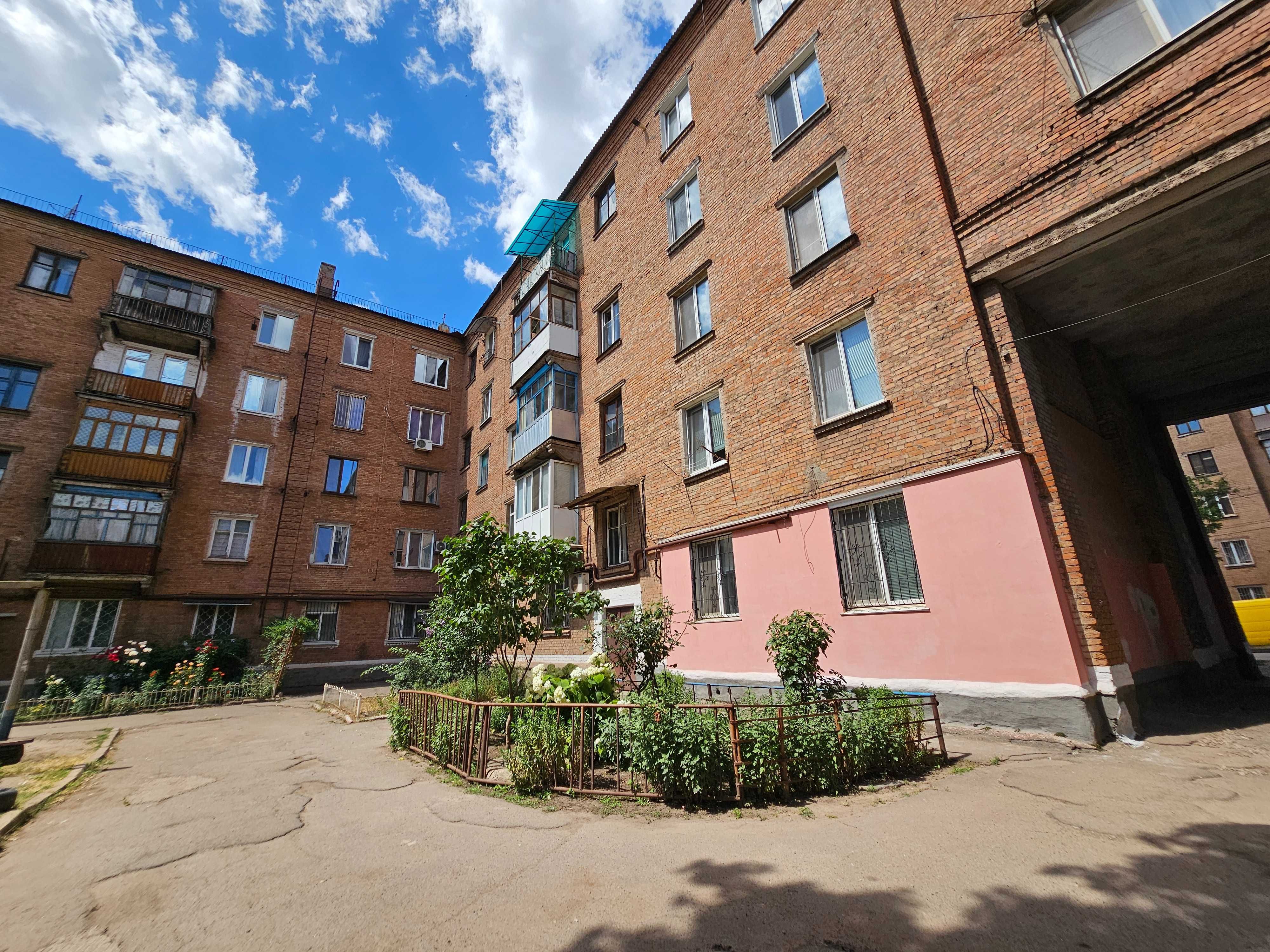 Сталинка 83 кв.м. на Юности, ул. Кузнецова/ Спасская