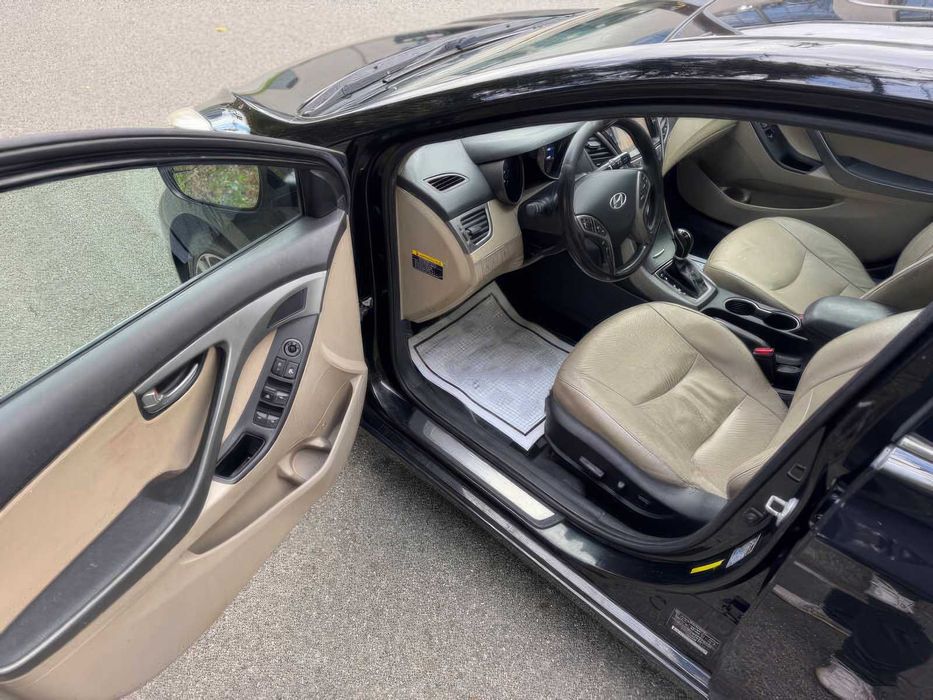 Hyundai Elantra Limited      2015