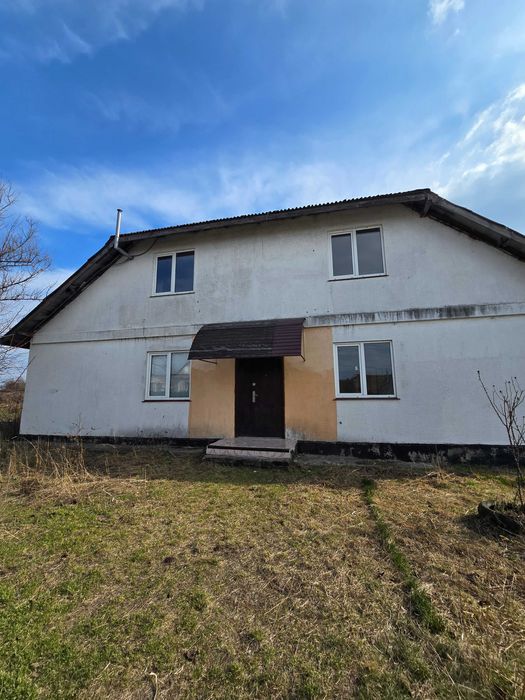 Продаж двокімнатної квартири в приватному будинку у Володарці