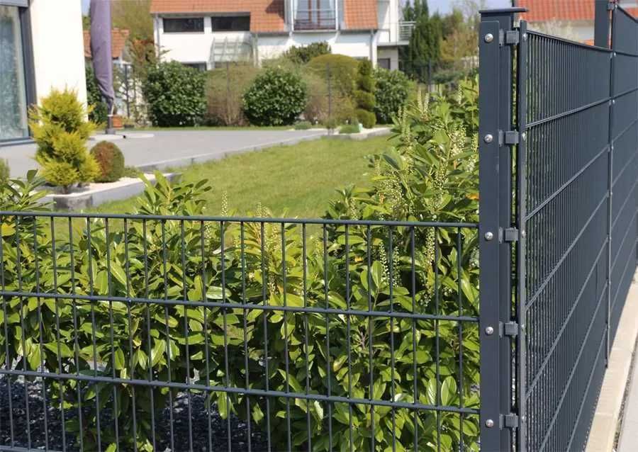 Panel ogrodzeniowy słupek siatka podmurówka obejma ceownik murek