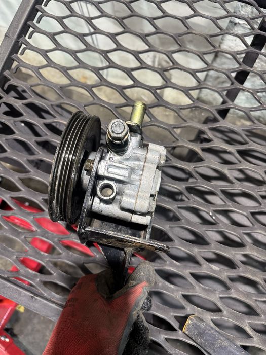 Гидроусилитель mitsubishi l200 pajero sport 4d56 2.5 td mr374897