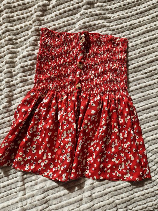 Bluzka top w kwiatki czerwona odkryte ramiona