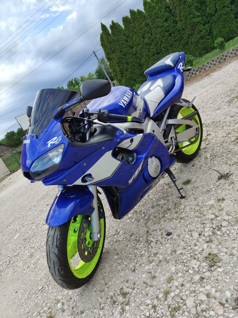 Yamaha yzf R6 99r Uszkodzona