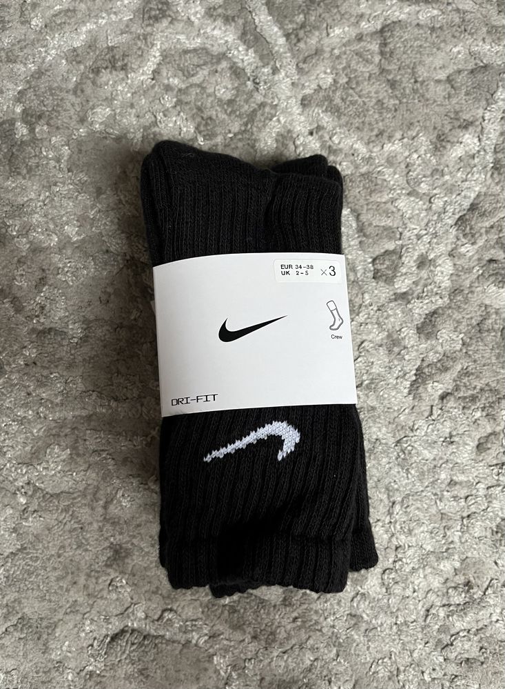 Czarne długie skarpetki Nike