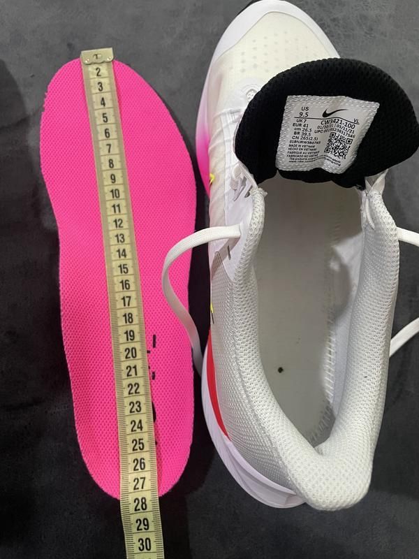 Оригінальні кросівки nike zoom winflo 8,стан нових