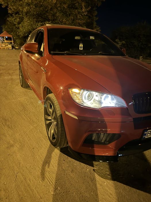 BMW X6M e71.
