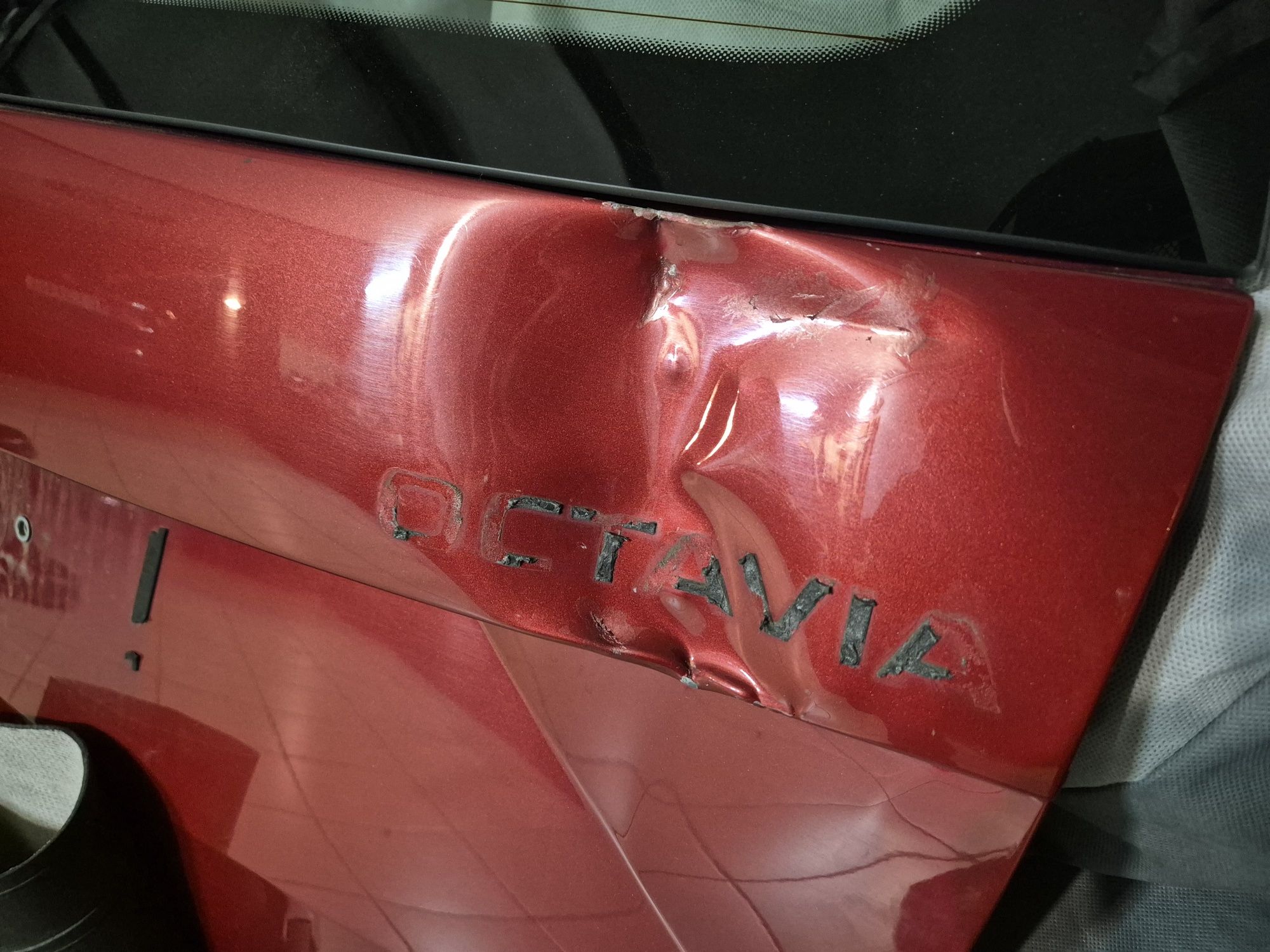 Klapa bagażnika Skoda Octavia 3 kombi. LF3L rio red