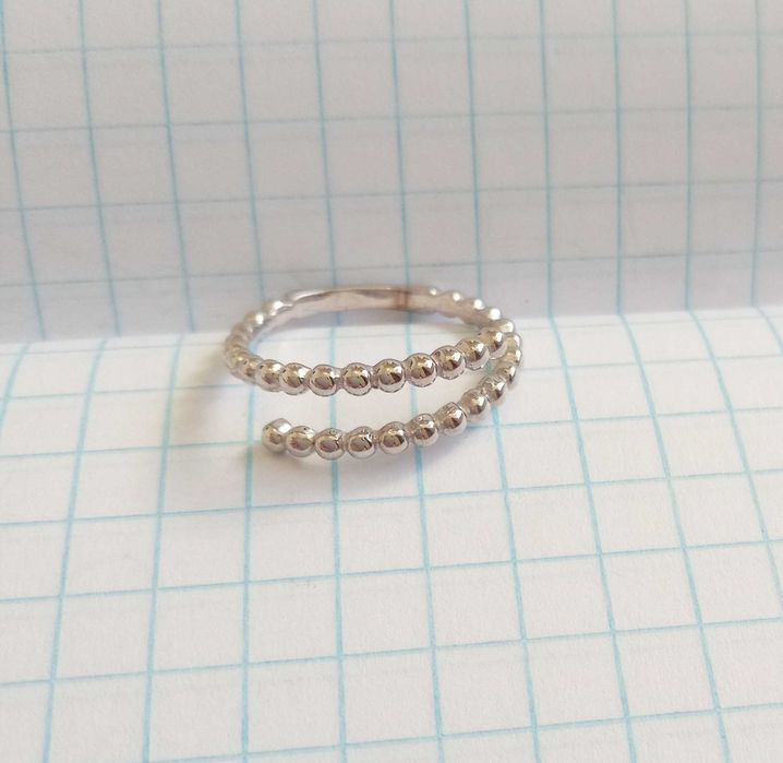 Кольцо Кільце Срібло 925 проби. Розмір 16