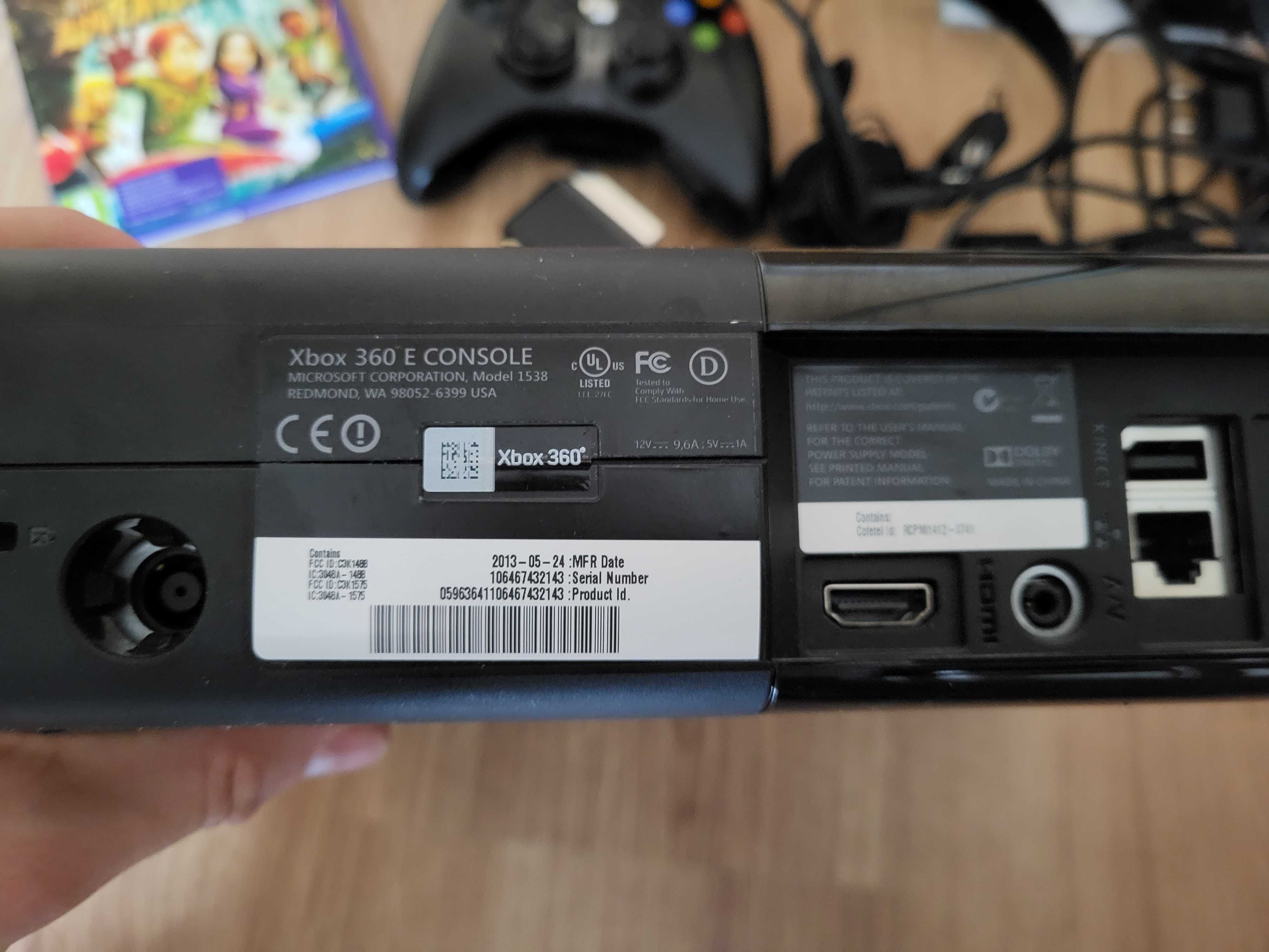 Konsola Xbox 360 E + Pad + Kinect + gry