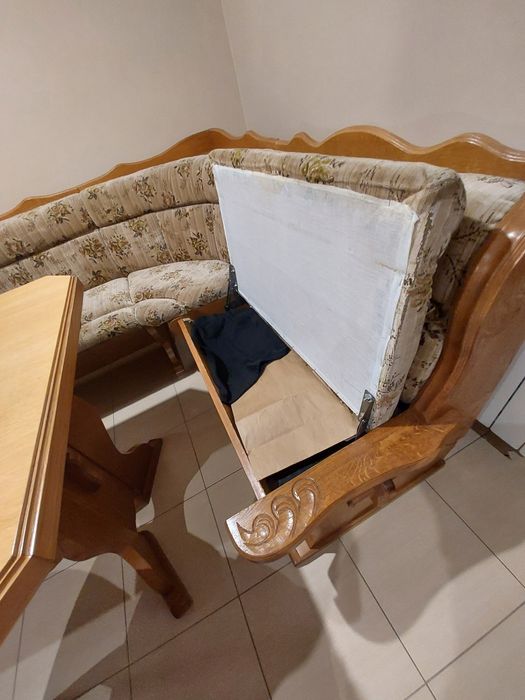 Stół i narożnik do kuchni