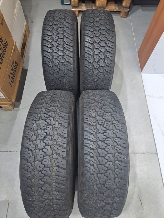 4 pneus 245 75 R17 Goodyear Wrangler