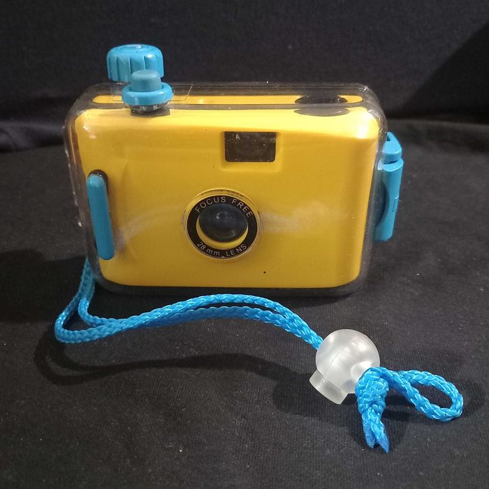 Máquina fotográfica yellow
