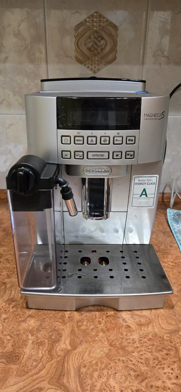 Кавомашина DeLonghi Magnifica S Cappuccino з капучинатором + очищувач