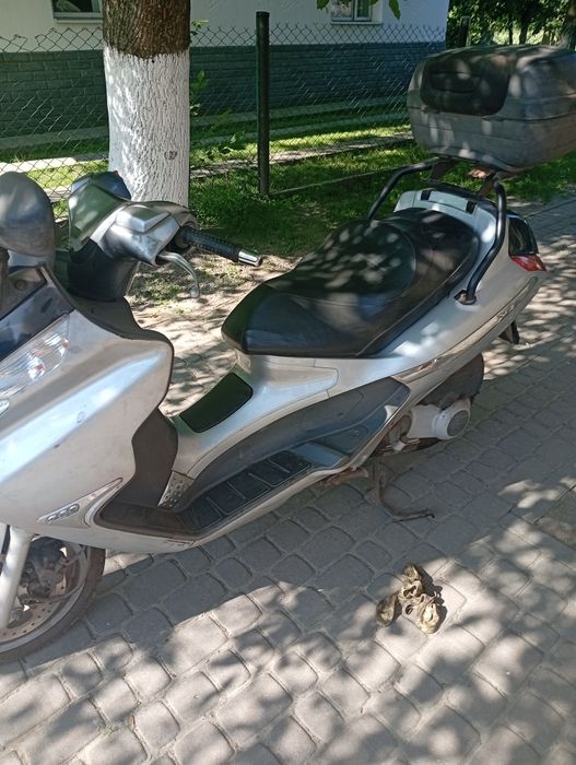 Продам скутер Piaggio x8