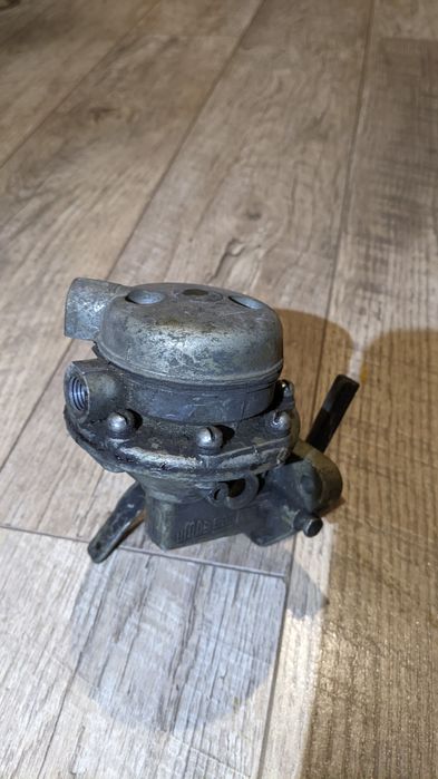 Продається бензонасос газ 52