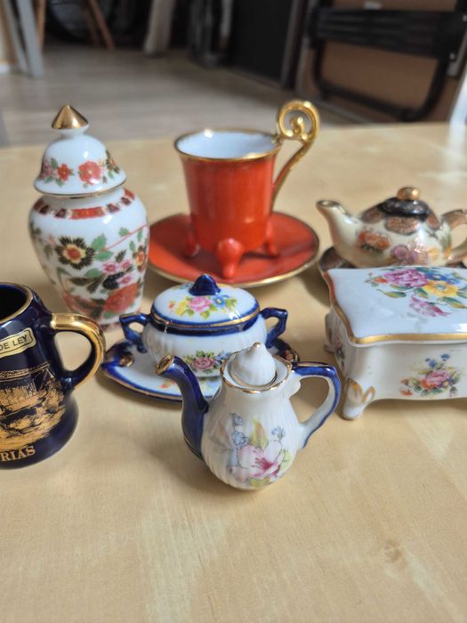 Várias peças porcelana