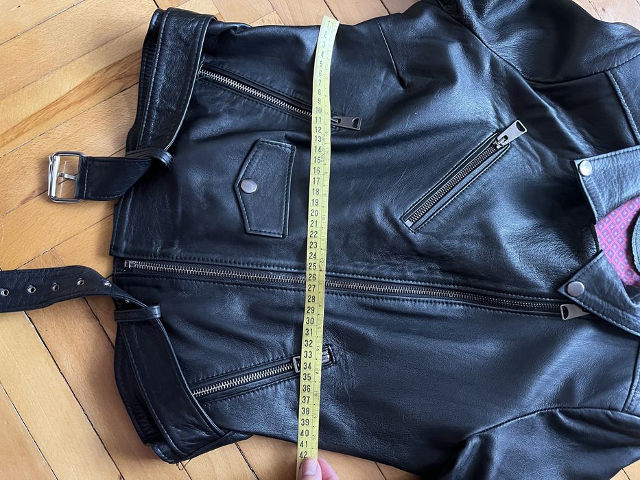 Жіноча куртка з натуральноі шкіри