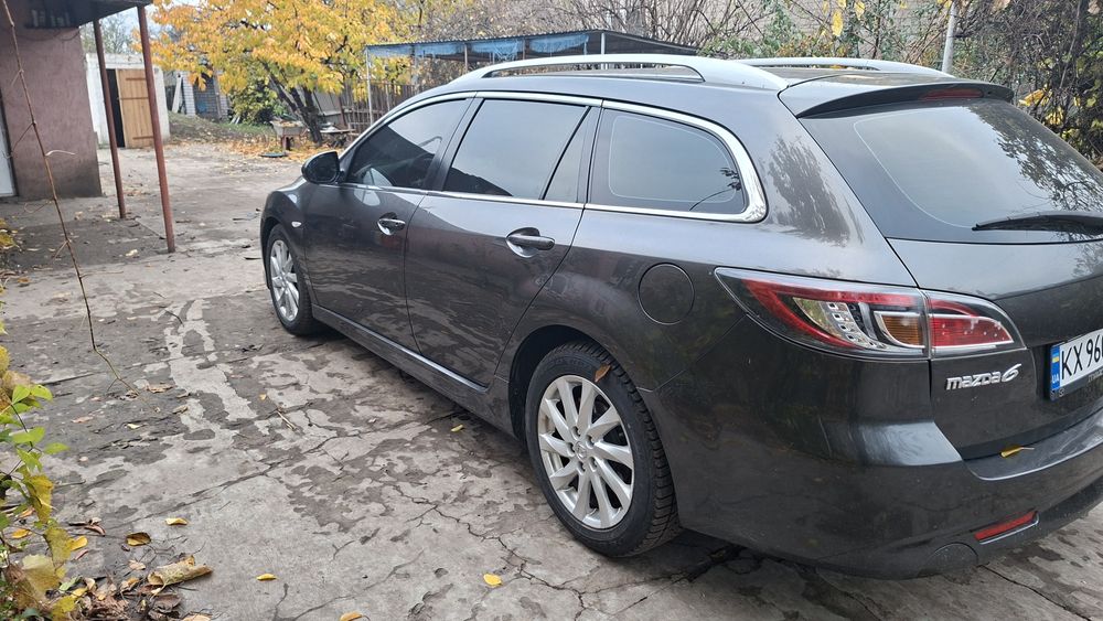 Продам автомобіль мазда 6
