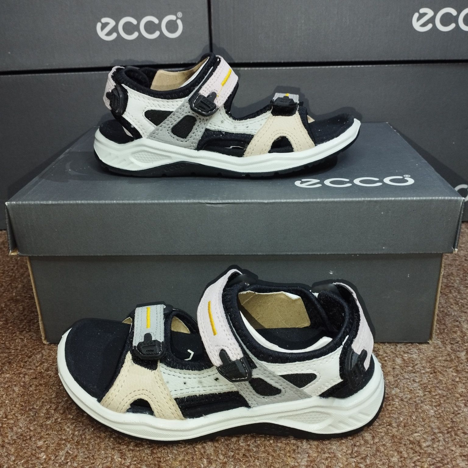 25-37. Сандалі Ecco X-Trinsic K