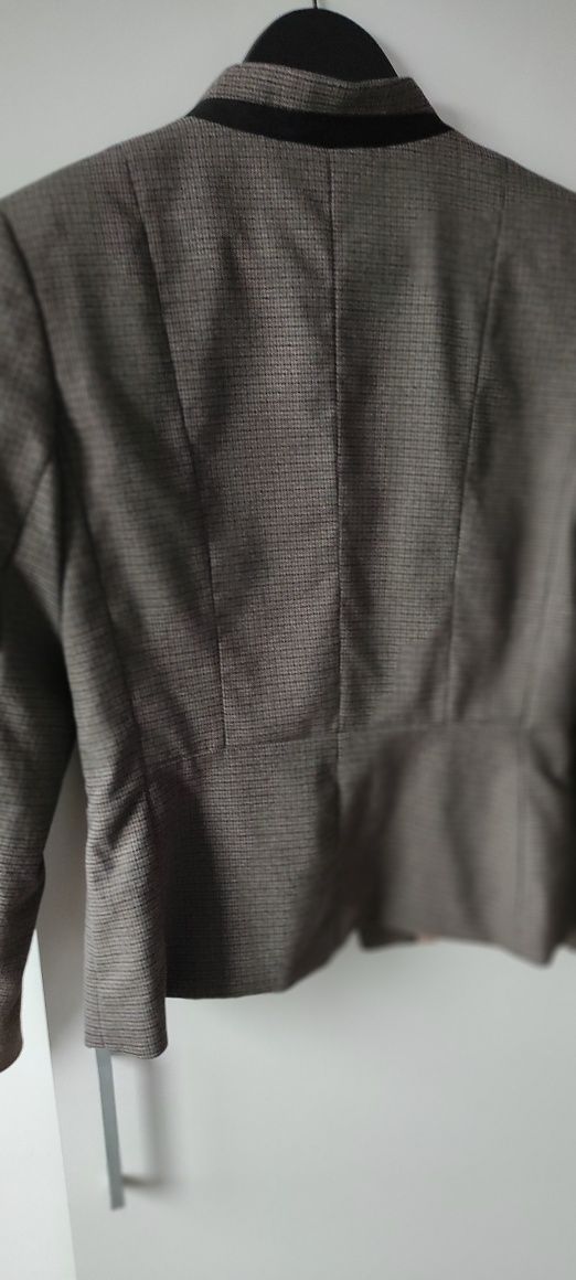 Bardzo ładna i elegancka marynarka z H&M