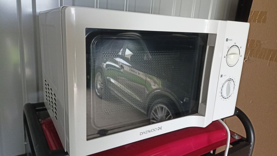 Sprzedam mikrofalówkę Daewoo prawie nowa