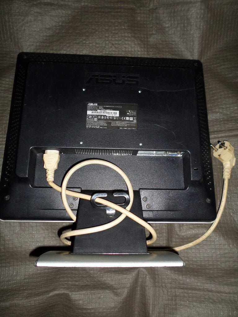 Монитор ASUS MM17D.