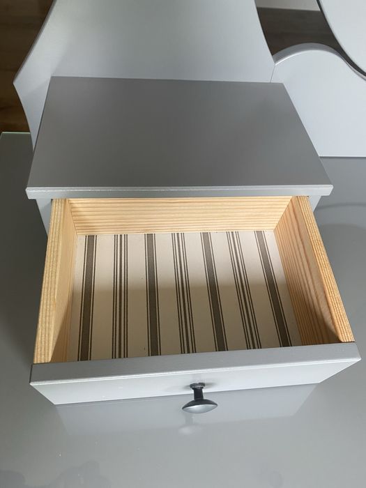Toaletka Ikea Hemnes szara z taboretem
