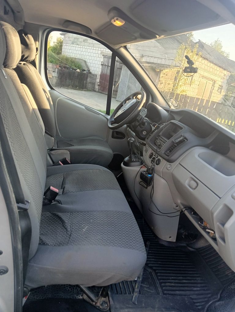 Zamiana Renault Trafic 2010 2.5 automat stan bardzo dobry zamiana
