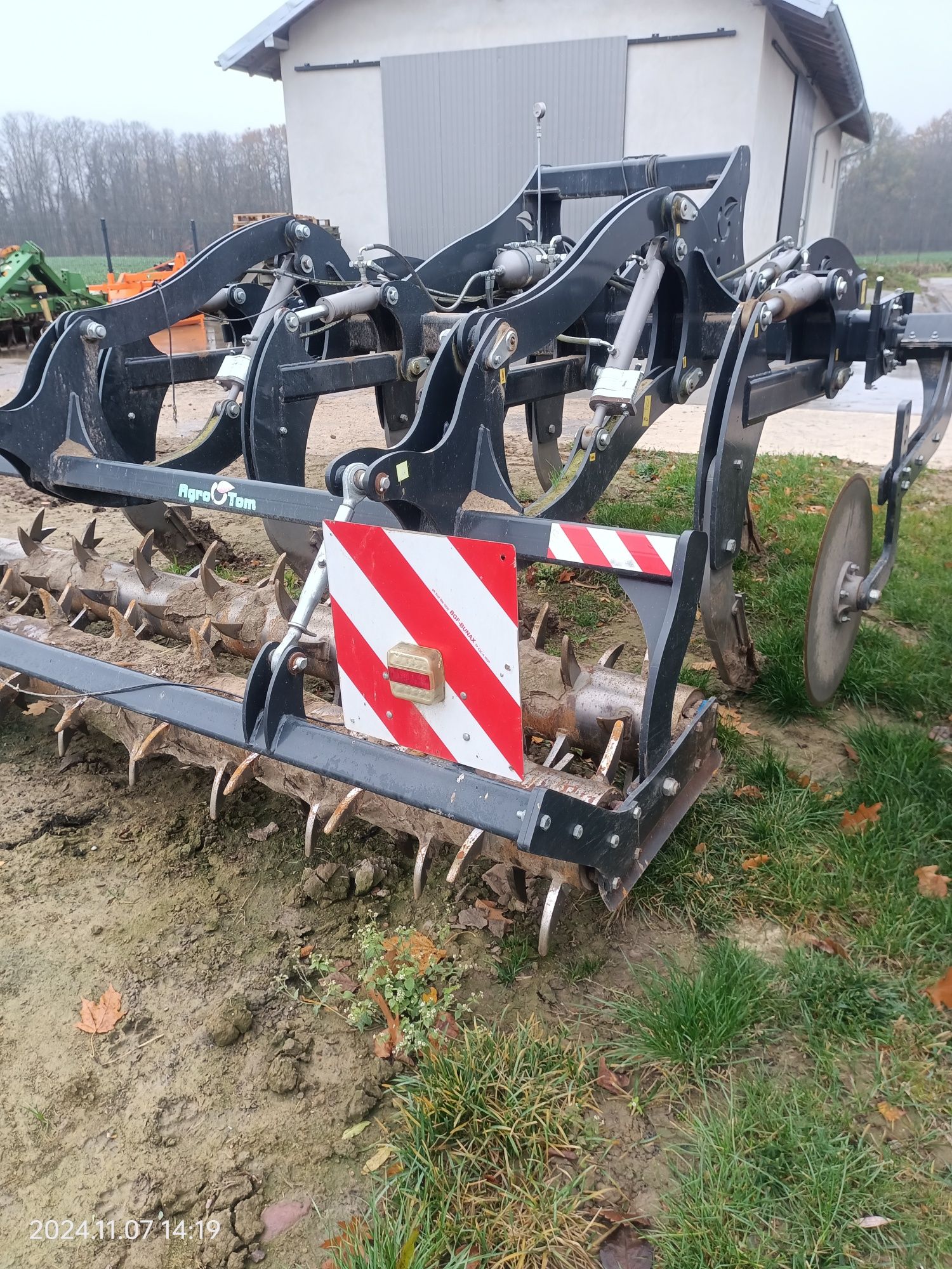 Głębosz pług dłutowy Agro Tom